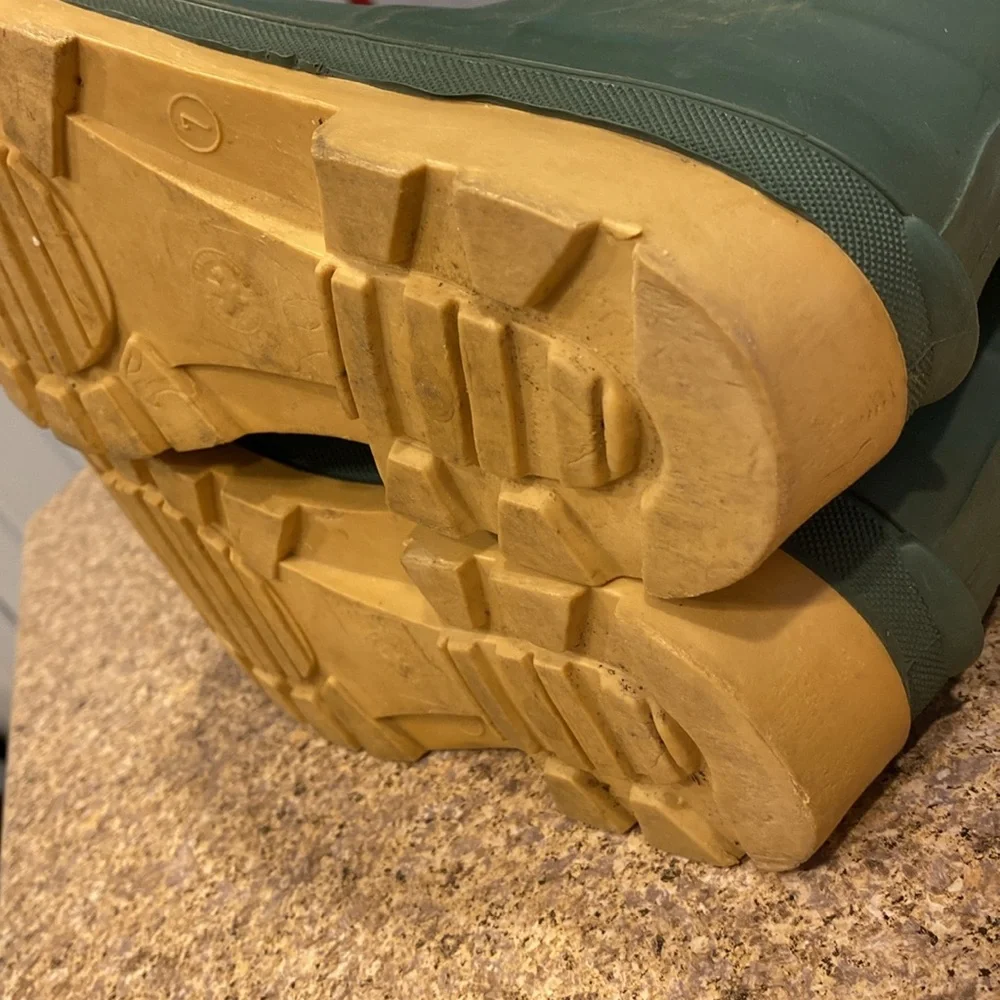 Snow Master Canada Boots WITH FLAWS and NO LINING Men’s 7